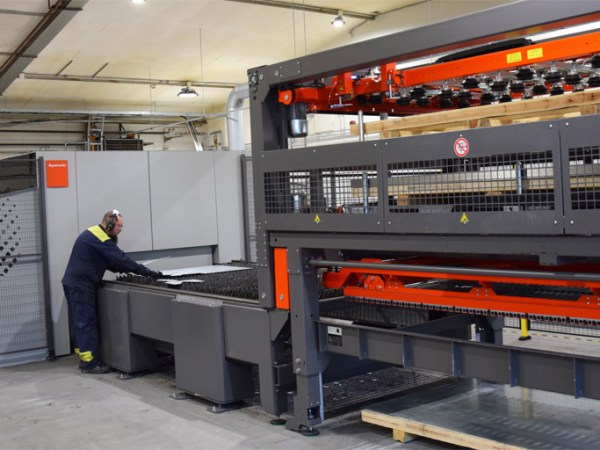 Uusi kone toi uudet mahdollisuudet – VKK päivitti leikkauskaluston