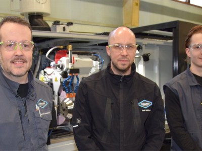 Tuomainen vahvistaa hiomakapasiteettiaan – Nykyteknologiaa pitkien kappaleiden&nbsp;pyöröhiontaan